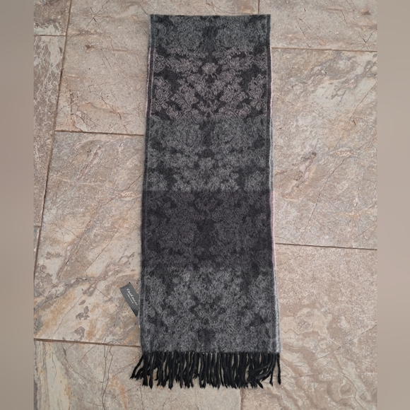 NWT Lord & Taylor Cashmere Scarf Pink  Gray with Floral Print & Fringe Tassels - Picture 7 of 11